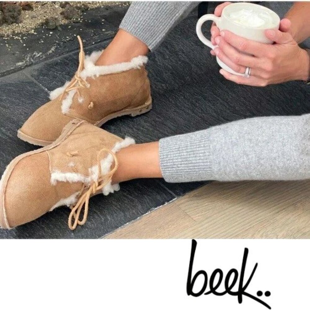 Beek Penguin Genuine Shearling Lace up Chukka Booties Size 8 Tan Suede NEW